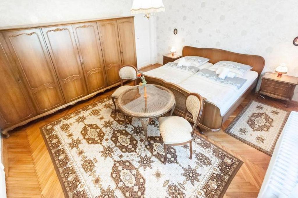 Posteľ alebo postele v izbe v ubytovaní Haus in Budapest mit Garten