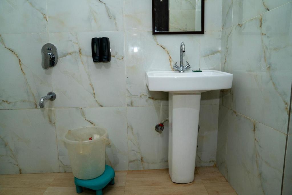Ένα μπάνιο στο Footprint Hostel Udaipur