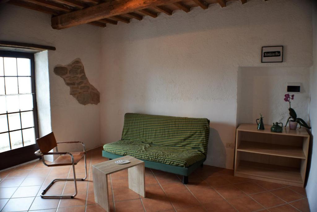 A seating area at Agriturismo Alla Vecchia Quercia