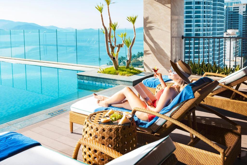 Hồ bơi trong/gần Gonsala Hotel Nha Trang