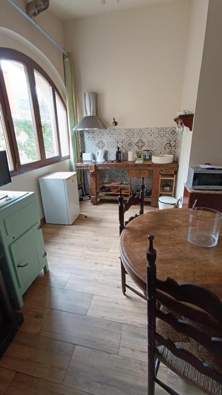 A kitchen or kitchenette at Can Barrina
