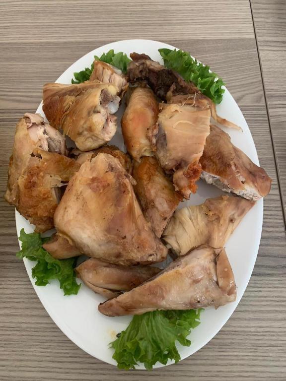 Jídlo v hotelu nebo okolí
