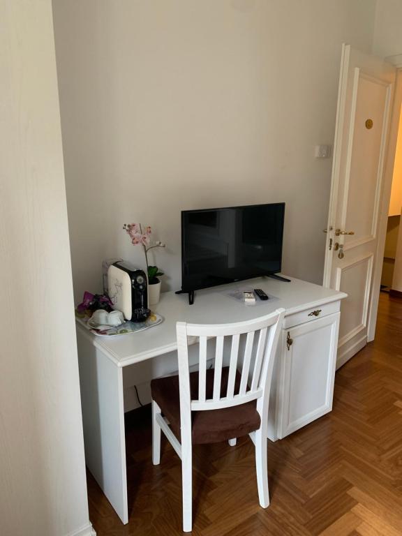 TV a/nebo společenská místnost v ubytování Villa Orsini