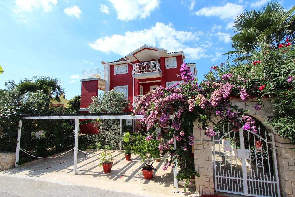 Zahrada ubytování Guesthouse Ava