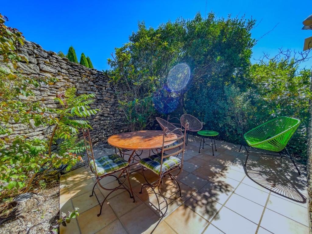 Bastidon à Gordes avec piscine photo