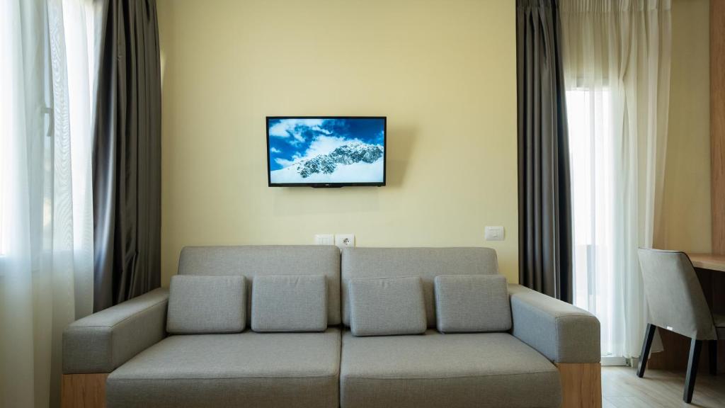 Posezení v ubytování F&M Hotel 2