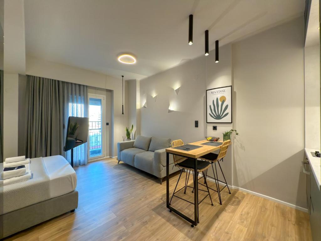 Ένα ή περισσότερα κρεβάτια σε δωμάτιο στο LIV Luxury City Center 7D