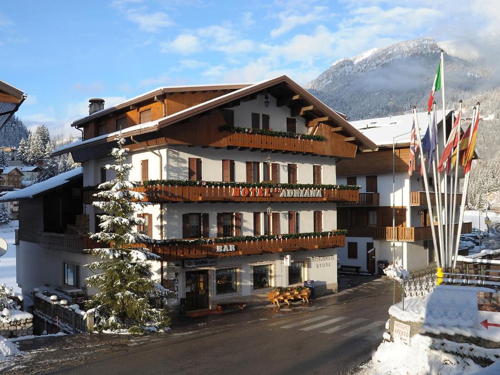 Nespecifikovaný výhled na hory nebo výhled na hory při pohledu z hotelu