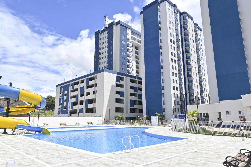 Sundlaugin á Apartamentos en Club Residencial eða í nágrenninu