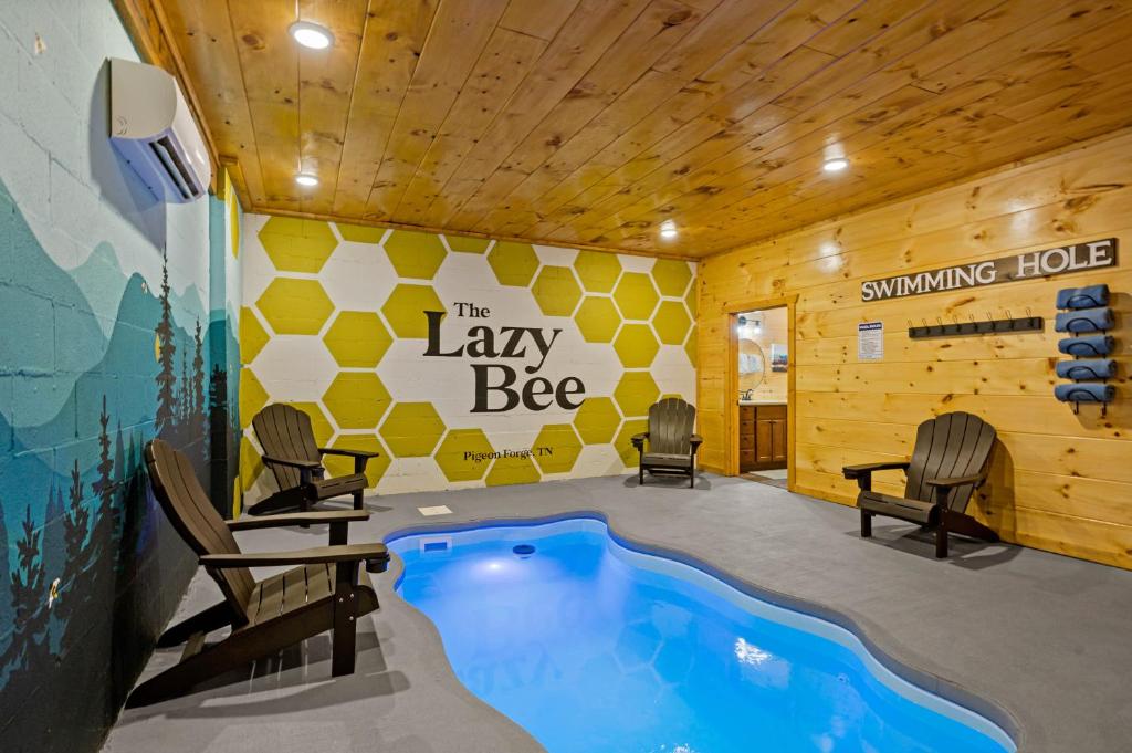 赛维尔维尔The Lazy Bee - Mountain Views, Pool, Hot Tub & Games for All的相册照片