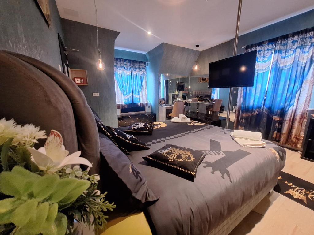 Waregem Hotel A 객실 침대