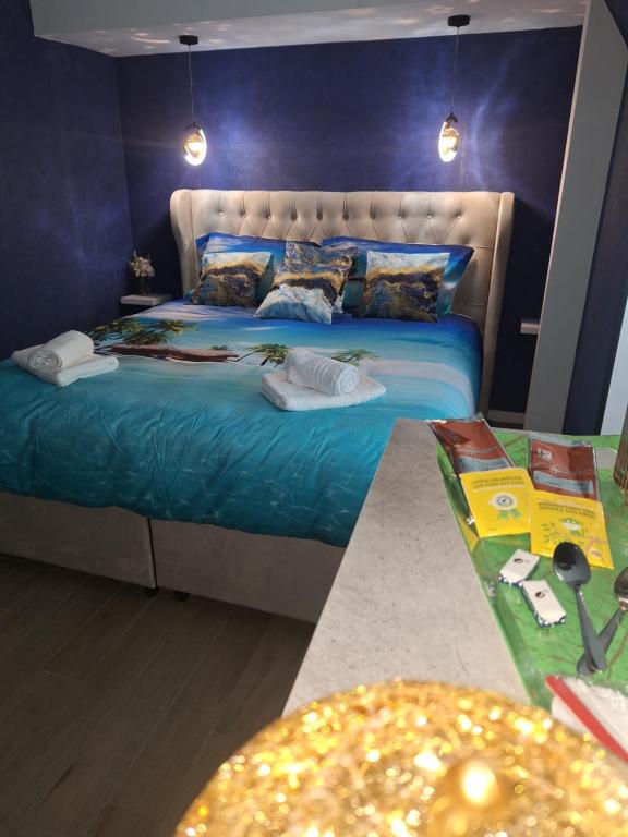 Waregem Hotel A 객실 침대