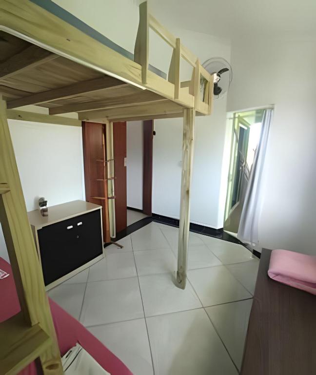 Casa Samaúma Floripa, ALUGUEL DE QUARTOS - Achochego e Tranquilidade à 30 metros da Praia - Трехместный номер