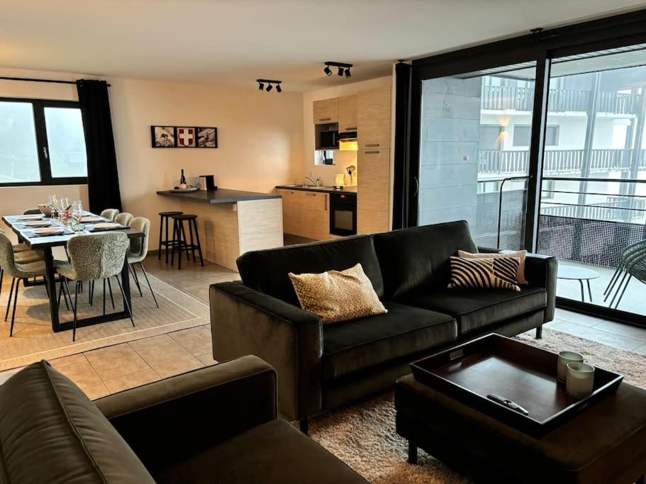 Posezení v ubytování Le Savoisien, Appartement in centrum Chatel 150 m van ski-lift