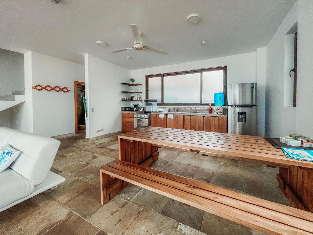 Kuchyň nebo kuchyňský kout v ubytování Mi Playa Galapagos Beachfront
