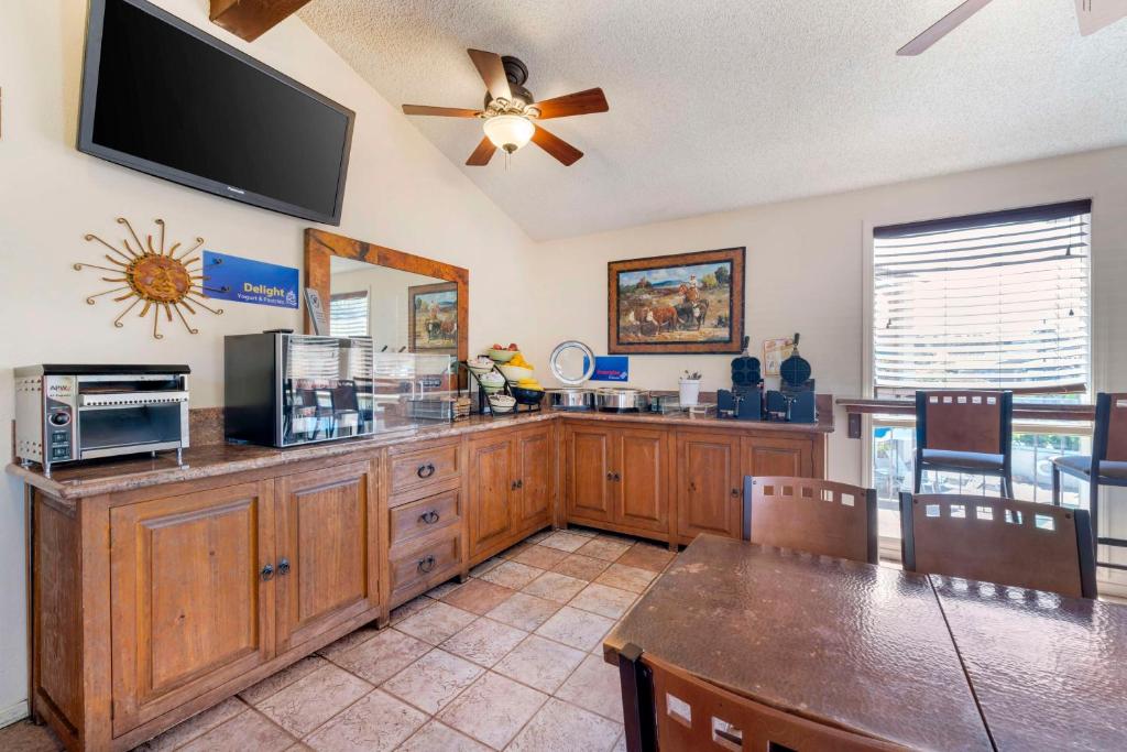 Best Western Casa Grande Inn photo