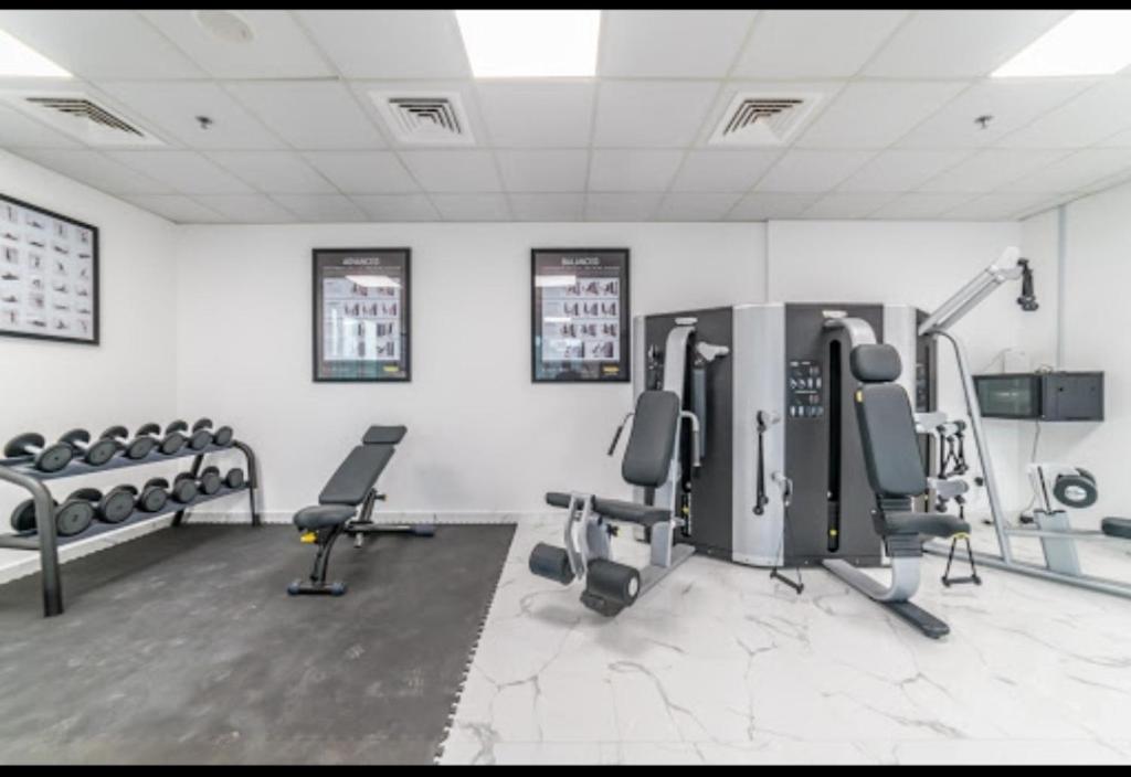 Fitness centrum a/nebo fitness zařízení v ubytování Cheap Holiday Homes