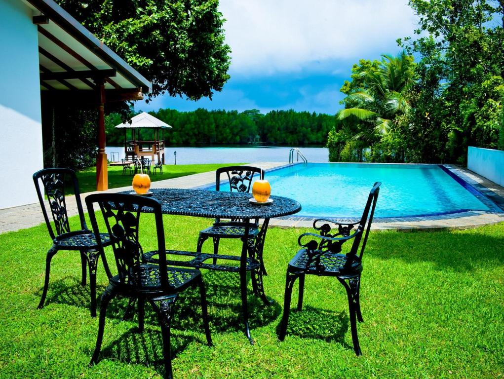Okvin River Villa - Deluxe Villa Met Privé -pool