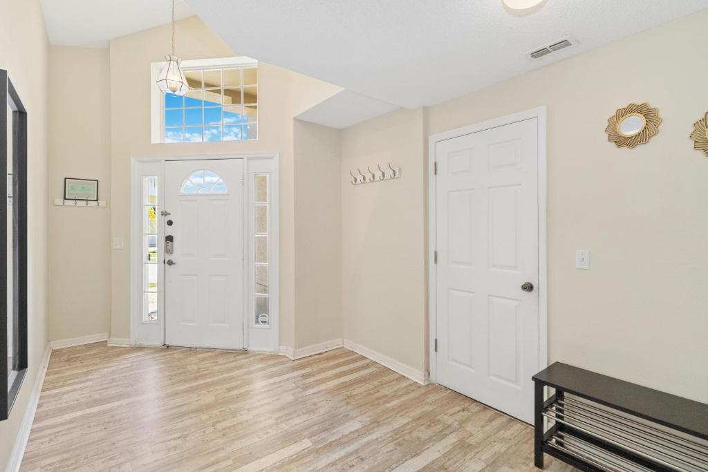 Beautiful 5-5 Bedroom Home!!!