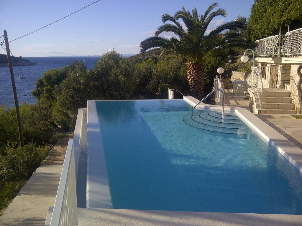 Bazén v ubytování Apartments Villa Sonia & Teo Hvar nebo v jeho okolí