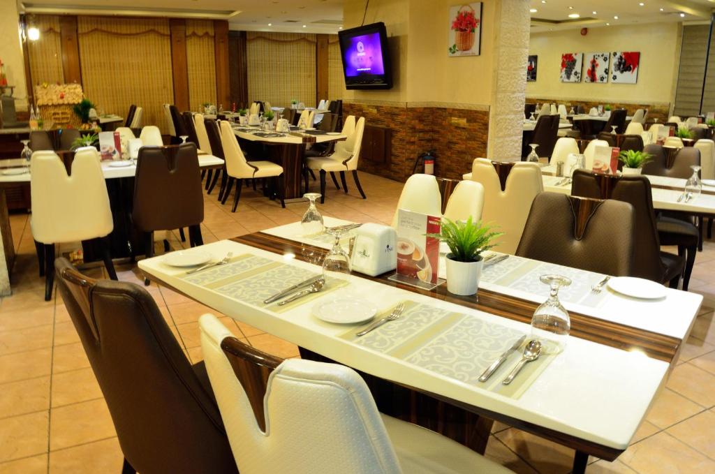 Restaurace v ubytování Larsa Hotel