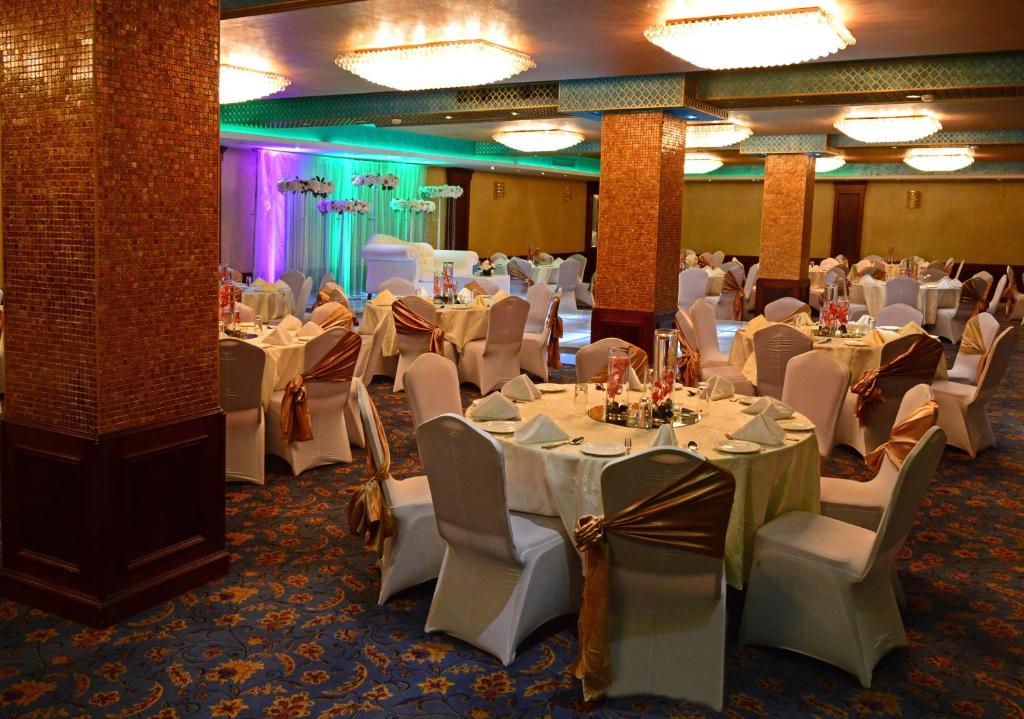 Restaurace v ubytování Larsa Hotel