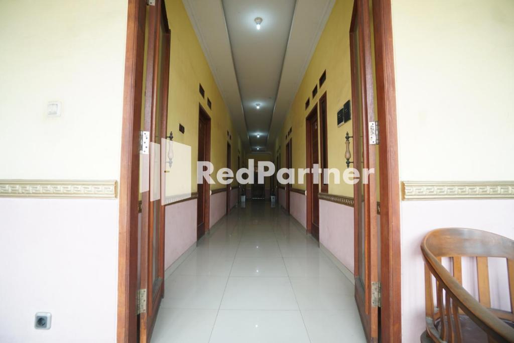 Fotografie z fotogalerie ubytování Surabaya Jaya Hotel near Soekarno Hatta Airport Redpartner v destinaci Rawalembang