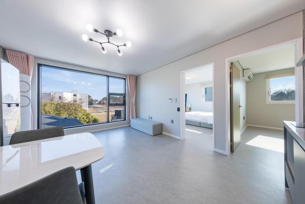 Μια τηλεόραση ή/και κέντρο ψυχαγωγίας στο Gangneung Stay Today