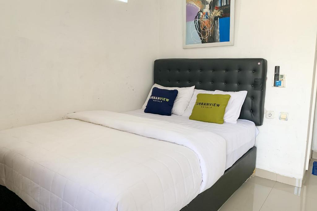 Urbanview Hotel Permata Syariah Garut - Error