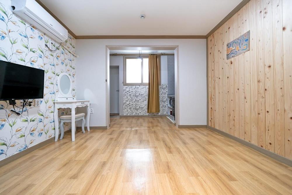 Gallery image of Cheongdo Persimmon Ville Pension in Sora
