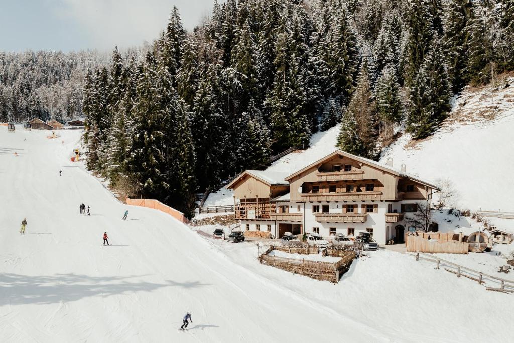 Ciasa Pedaga om vinteren