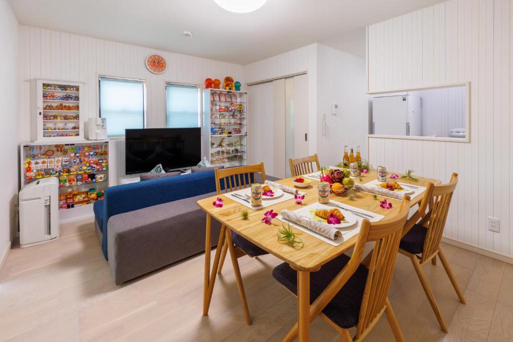 TV a/nebo společenská místnost v ubytování 一棟貸し完全プライベートビーチ6分 KOEI Farm lodge