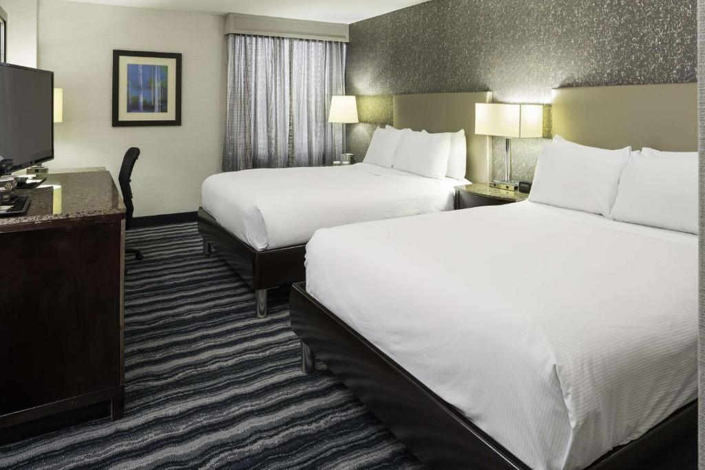 Cama ou camas em um quarto em DoubleTree by Hilton Hotel Wilmington