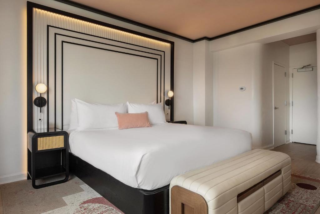 Eurostars Winter Haven Miami Beach - Premium Queen Room Partial Ocean View Roof Top Terrace