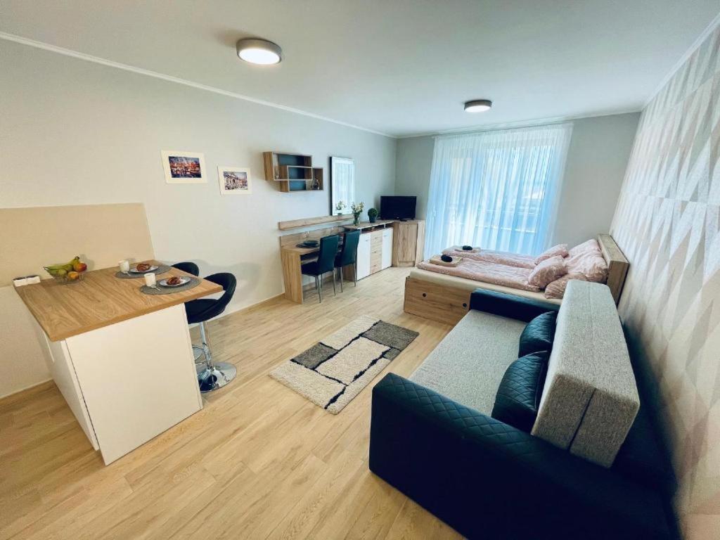Kisfaludy Residence 8230 Balatonfüred, 10 Aranyhíd sétány kép - 1