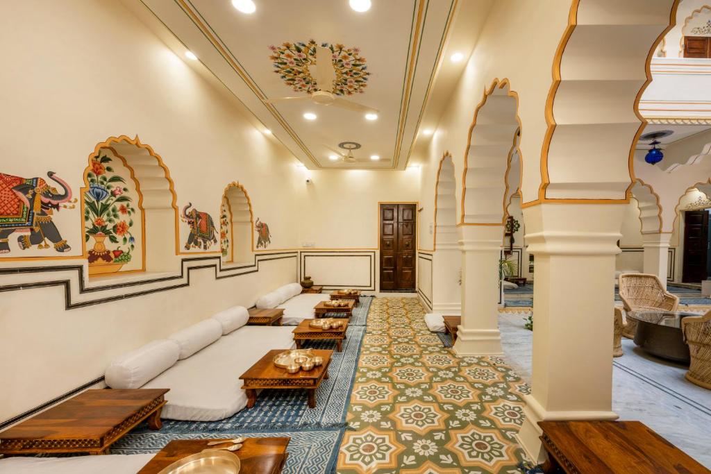 Raghunath Haveli - A Boutique Homestay的休息区