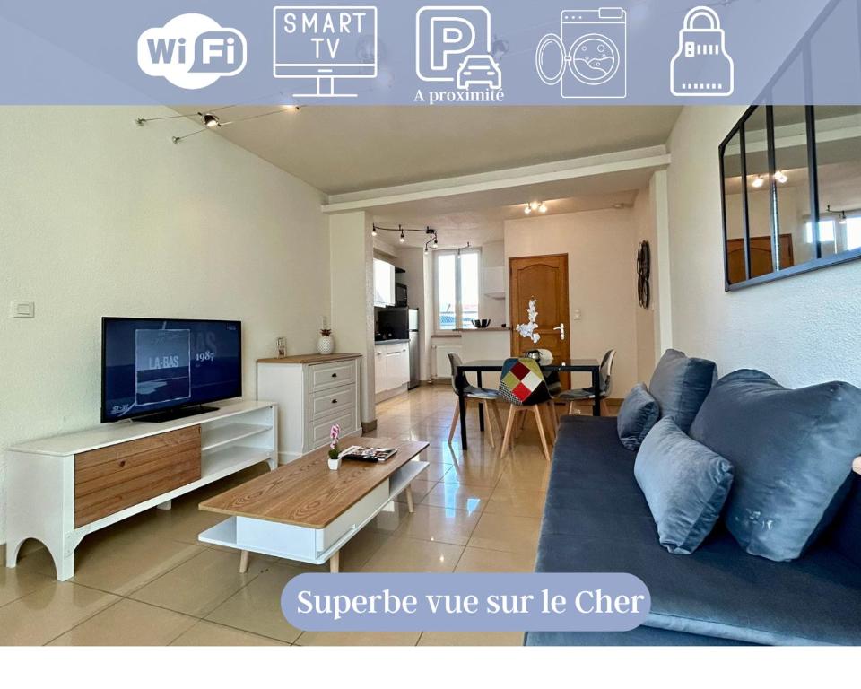 un salon avec un canapé et une télévision dans l'établissement Résidence Investar appartement 4 Superbe T2 meublé, Gare 10mn à pied, à Montluçon