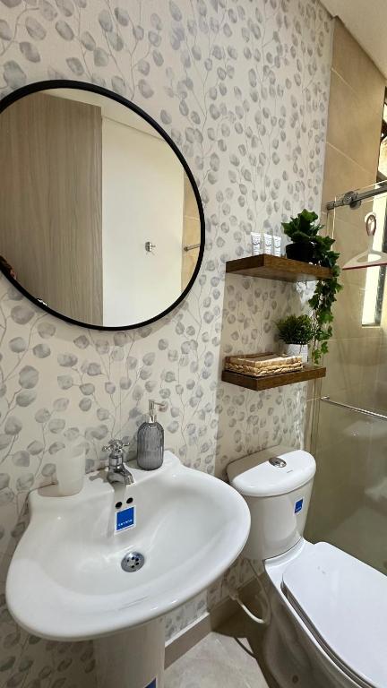 Bagno di Hermoso Apto con excelente ubicación