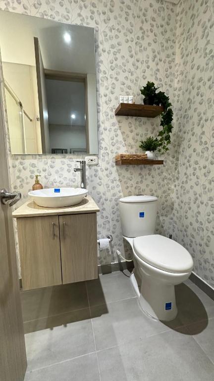 Bagno di Hermoso Apto con excelente ubicación
