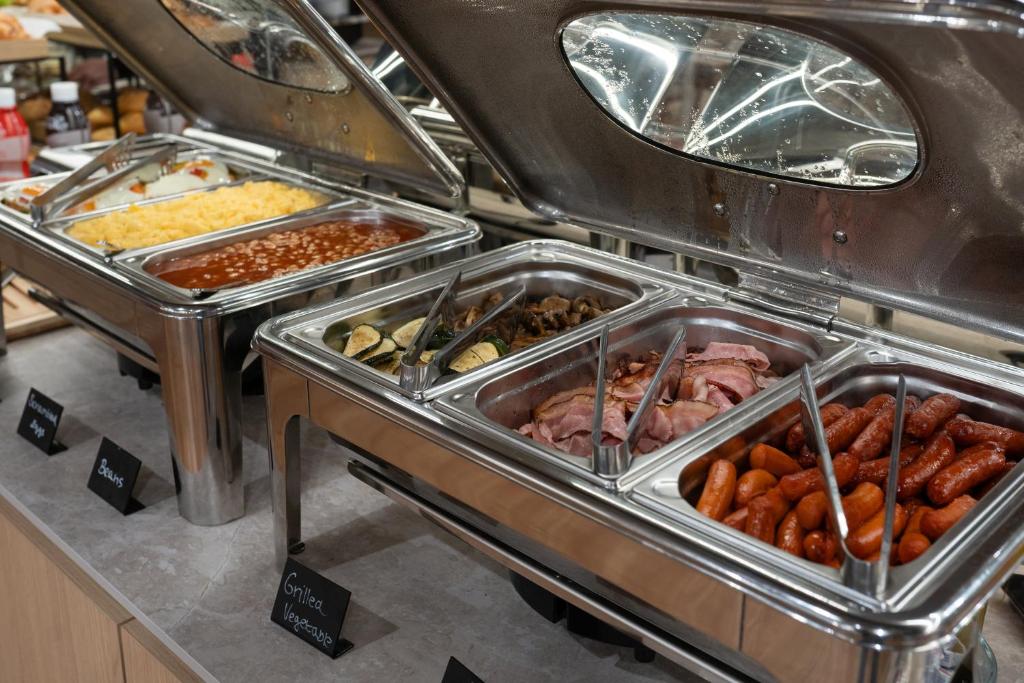 Hotel Reverie - Dependance, Check-in at Metropolitan Star - Resim 7