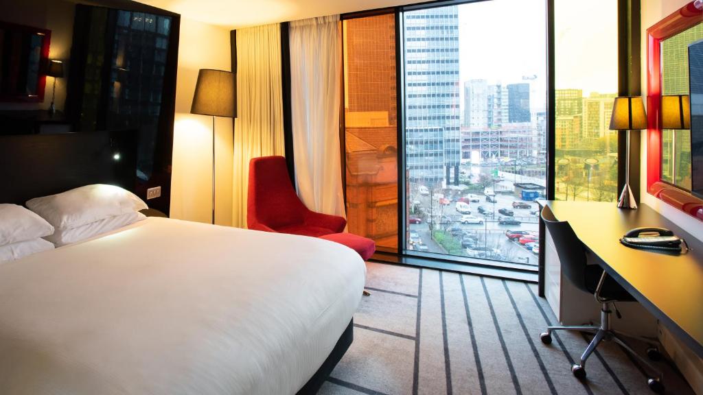 Crowne Plaza Manchester City Centre by IHG - Resim 5
