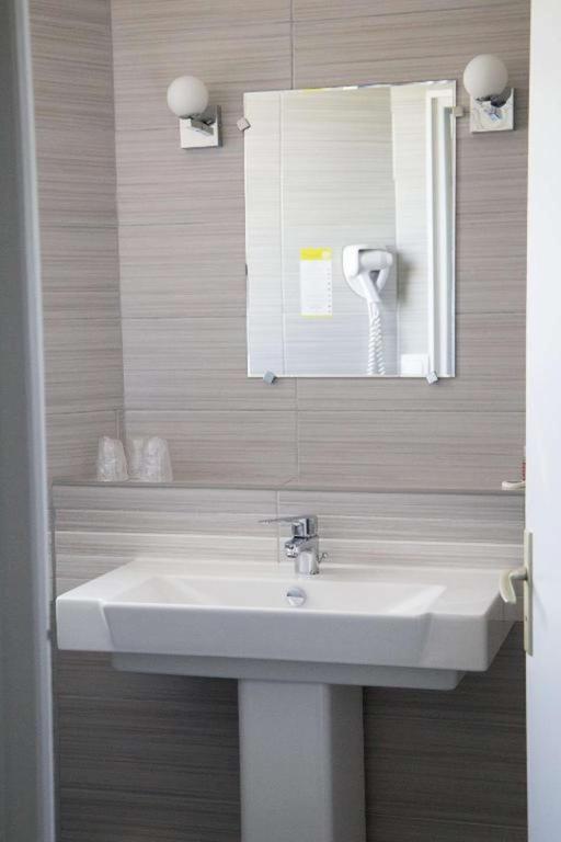 Sure Hotel by Best Western Angouleme - Standard Twin Room - Non-Smoking