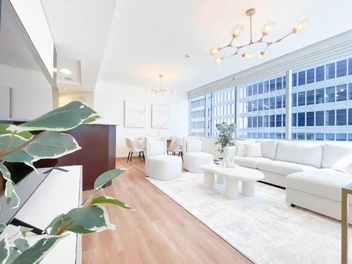 Stunning 2 bedrooms in Sky Gardens DIFC در دبی