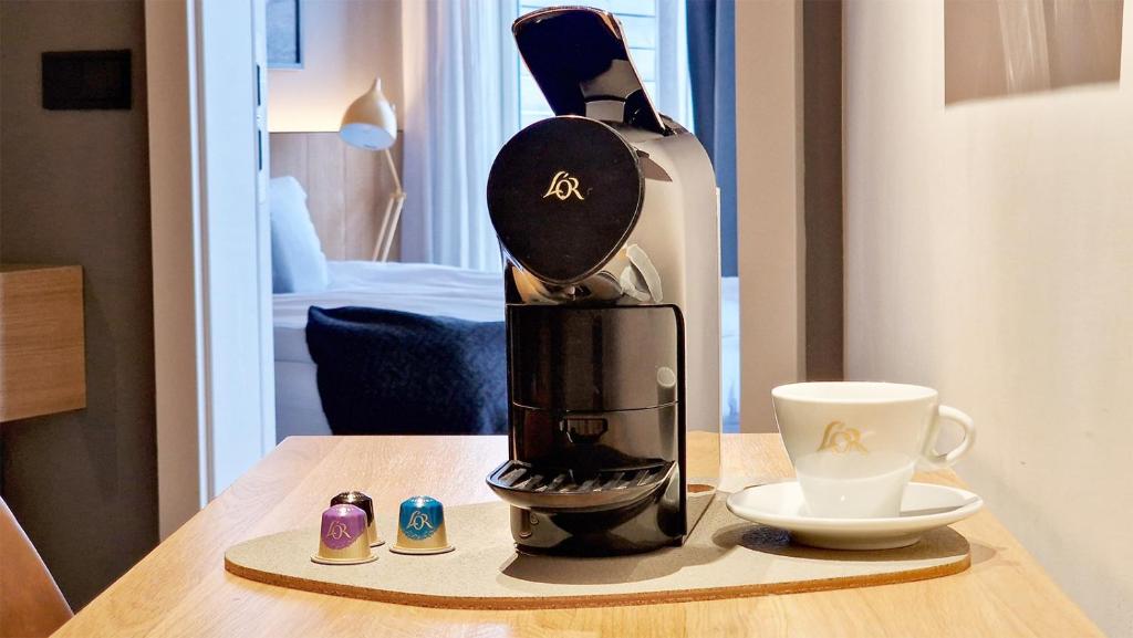 Příslušenství pro přípravu čaje a kávy v ubytování Mývatn - Berjaya Iceland Hotels