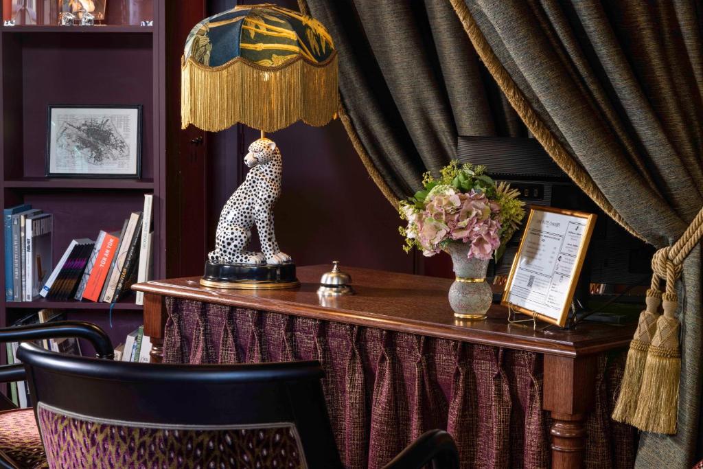 UNE AUTRE CHAMBRE - Resim 16