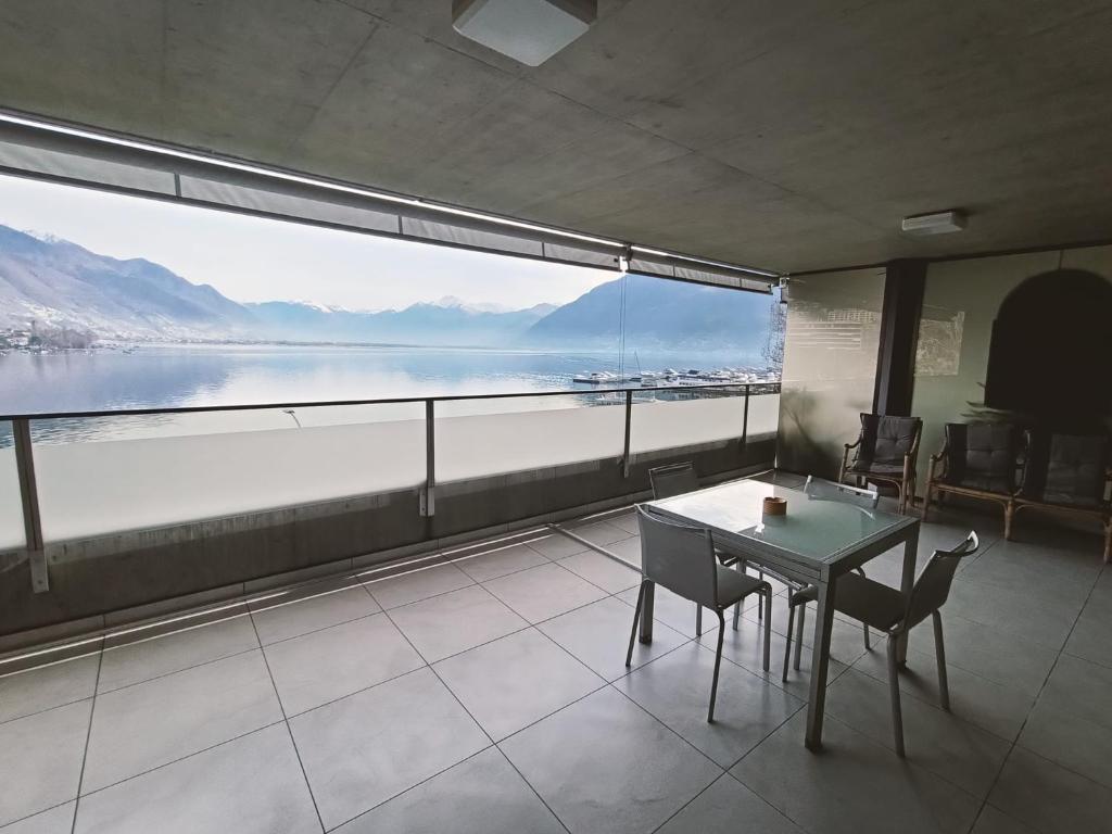 
Superior Apartment with Lake View
