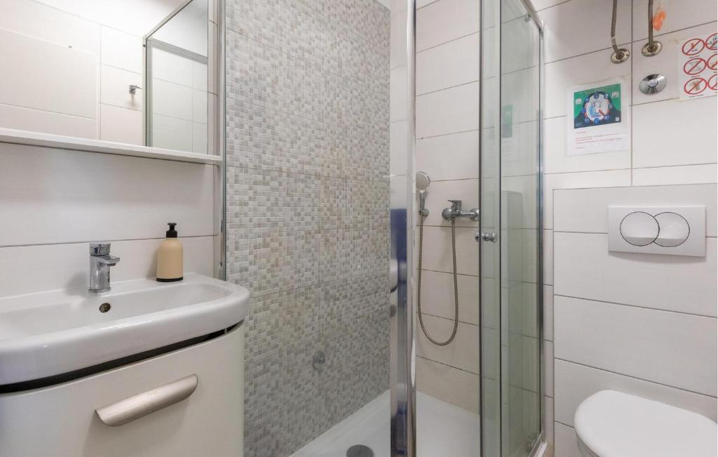 Kúpeľňa v ubytovaní One-Bedroom Apartment In Blace