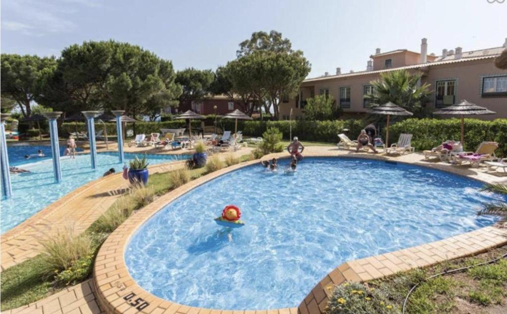 Host Wise - Wonderful Flats with Pool