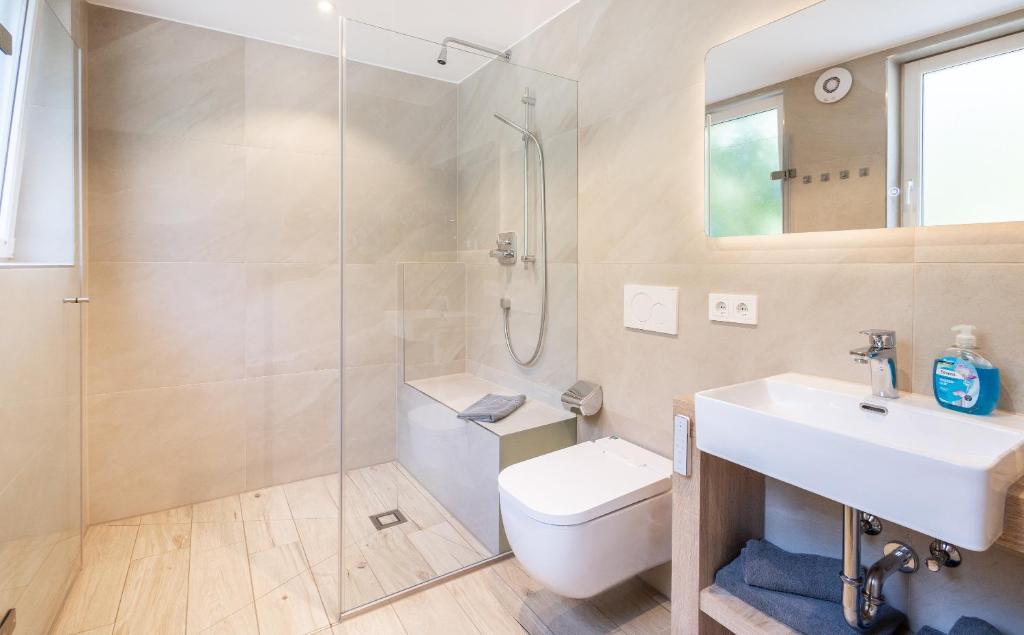 Ferienwohnungen Appartements Bergwald - マウンテンビューのあるアパート