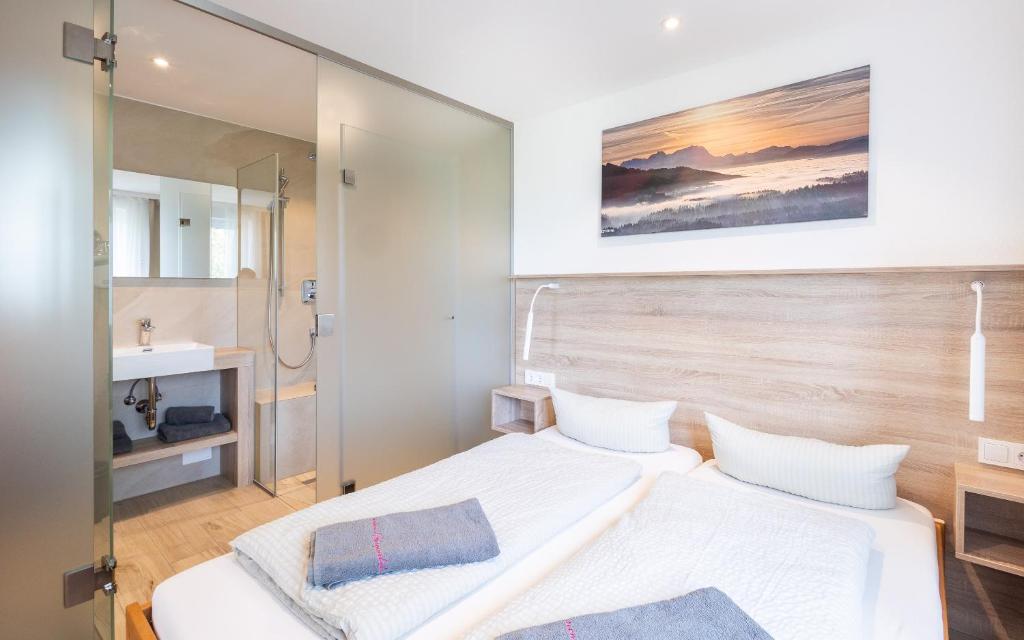 Ferienwohnungen Appartements Bergwald - テラス付きのアパート